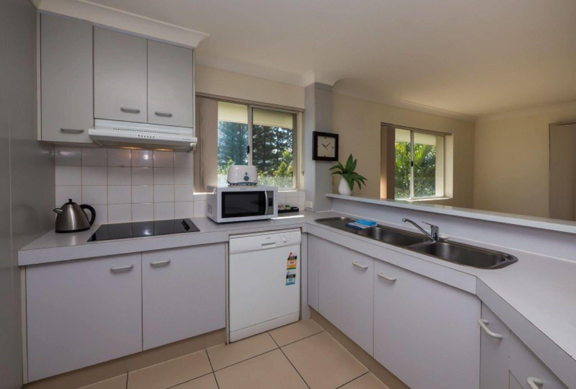 Surfers Tropique Holiday Apartments Gold Coast Eksteriør billede